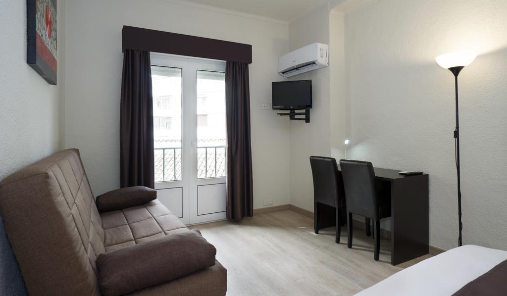 Triple Room,1307152402:JPEG